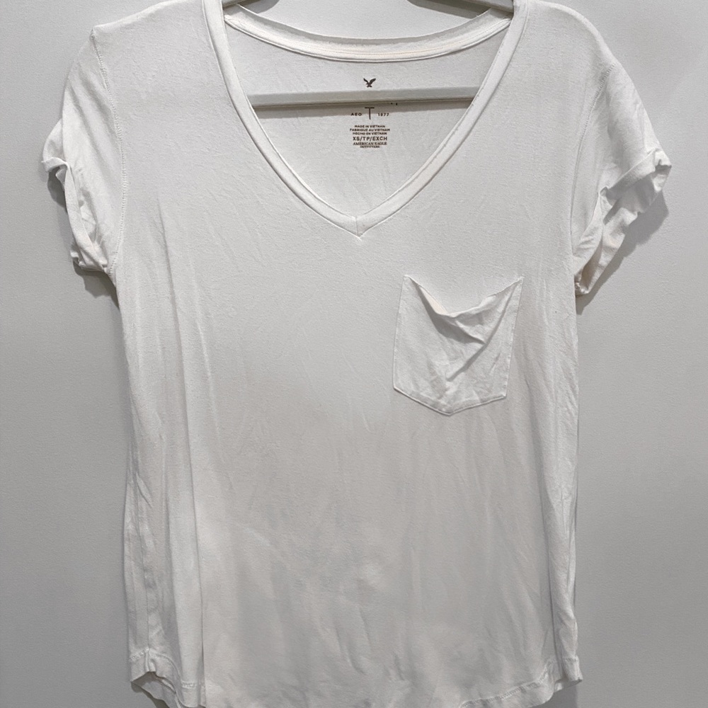 American Eagle White Soft & Sexy Tee​​
